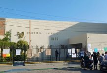 Protestan sin detener servicio: personal de guardería del IMSS alza la voz en el Centro de SLP