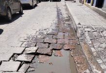 Colapso de drenaje en calle Antonio Otahegui general foco de infección y malos olores