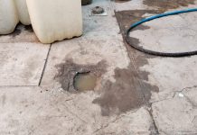 Drenajes colapsados invaden viviendas en calle Escandón: vecinos viven entre aguas residuales y limitaciones diarias