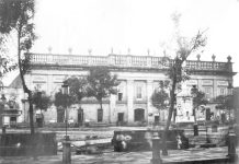 La ley visible: Gobernar pegando avisos