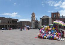 Arzobispo pide diálogo ante diferencias por uso de Plaza de Fundadores durante el Mundial.