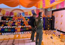 Reconocen a siete policías caídos en cumplimiento de su deber; tres familias esperan inmueble