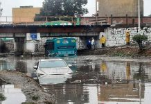 Lluvias solamente dejan vehículos y vialidades afectadas en SLP